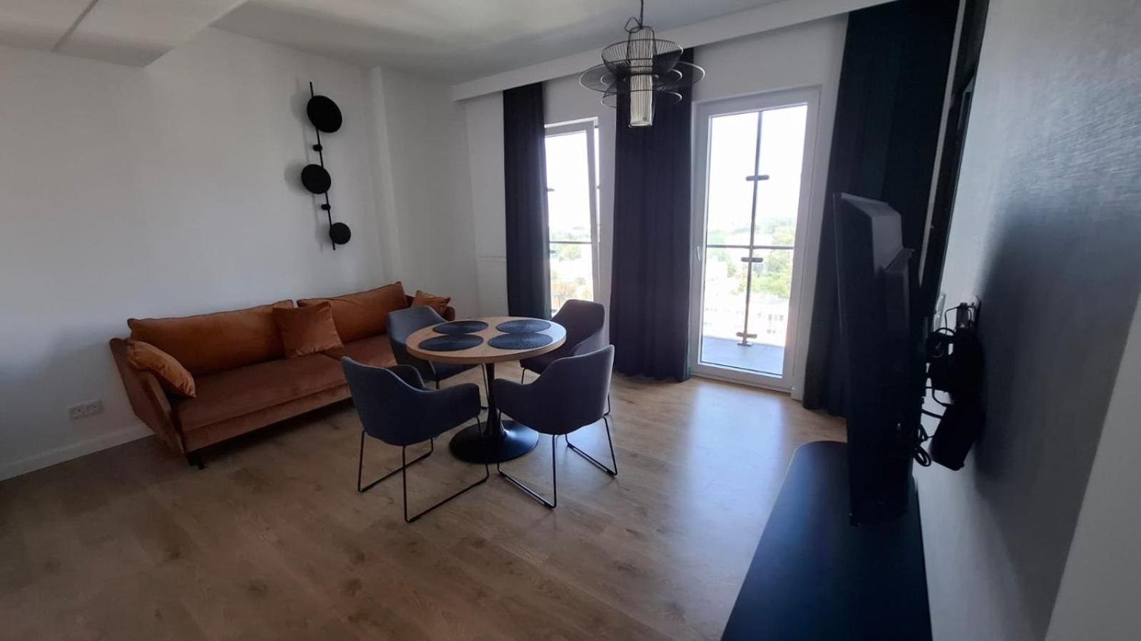 Apartamenty Wola Tower Warsaw Ngoại thất bức ảnh