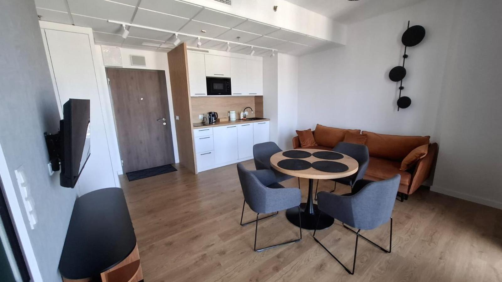 Apartamenty Wola Tower Warsaw Ngoại thất bức ảnh
